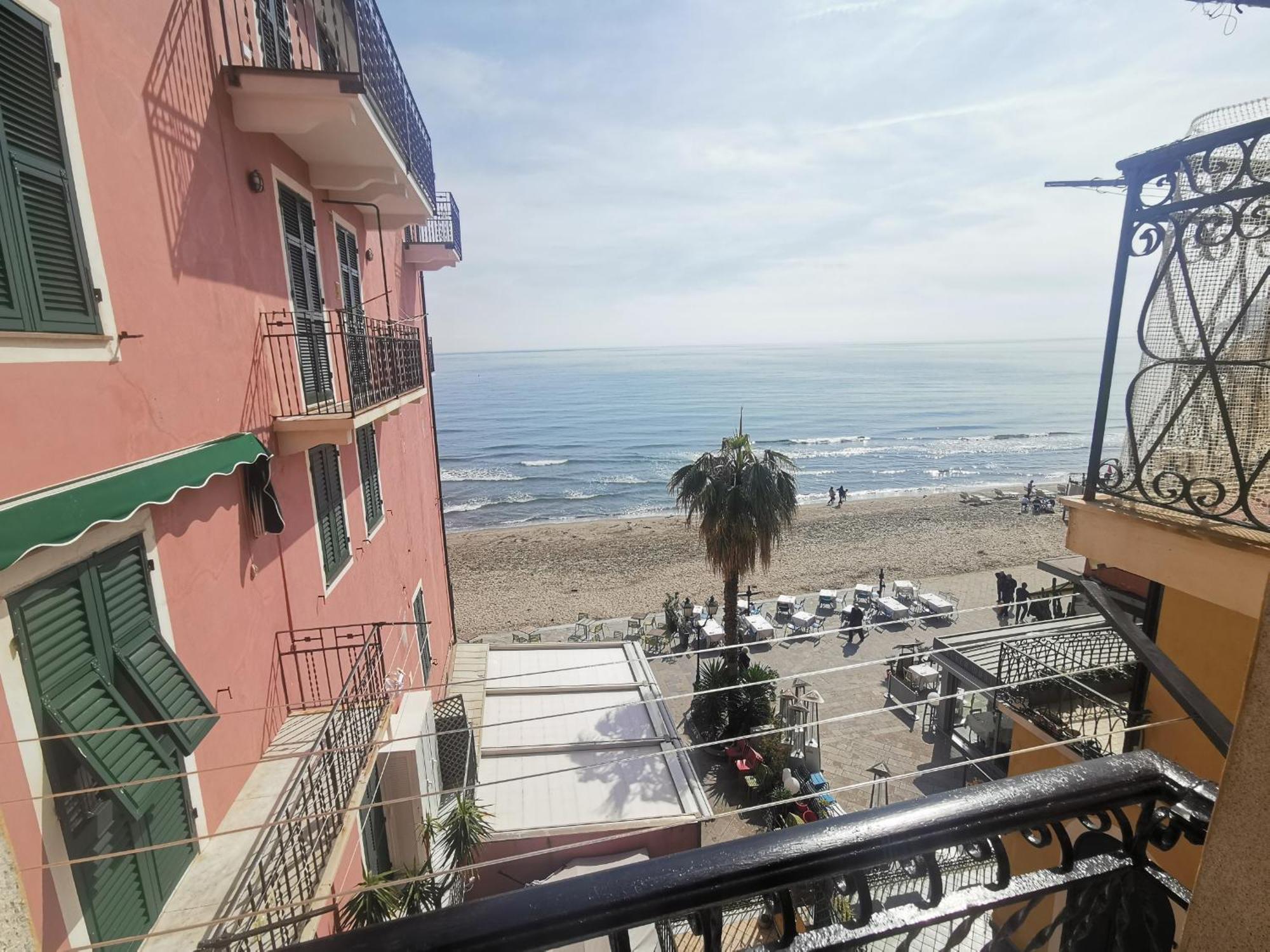 Casa Smile Apartment Alassio Exterior photo