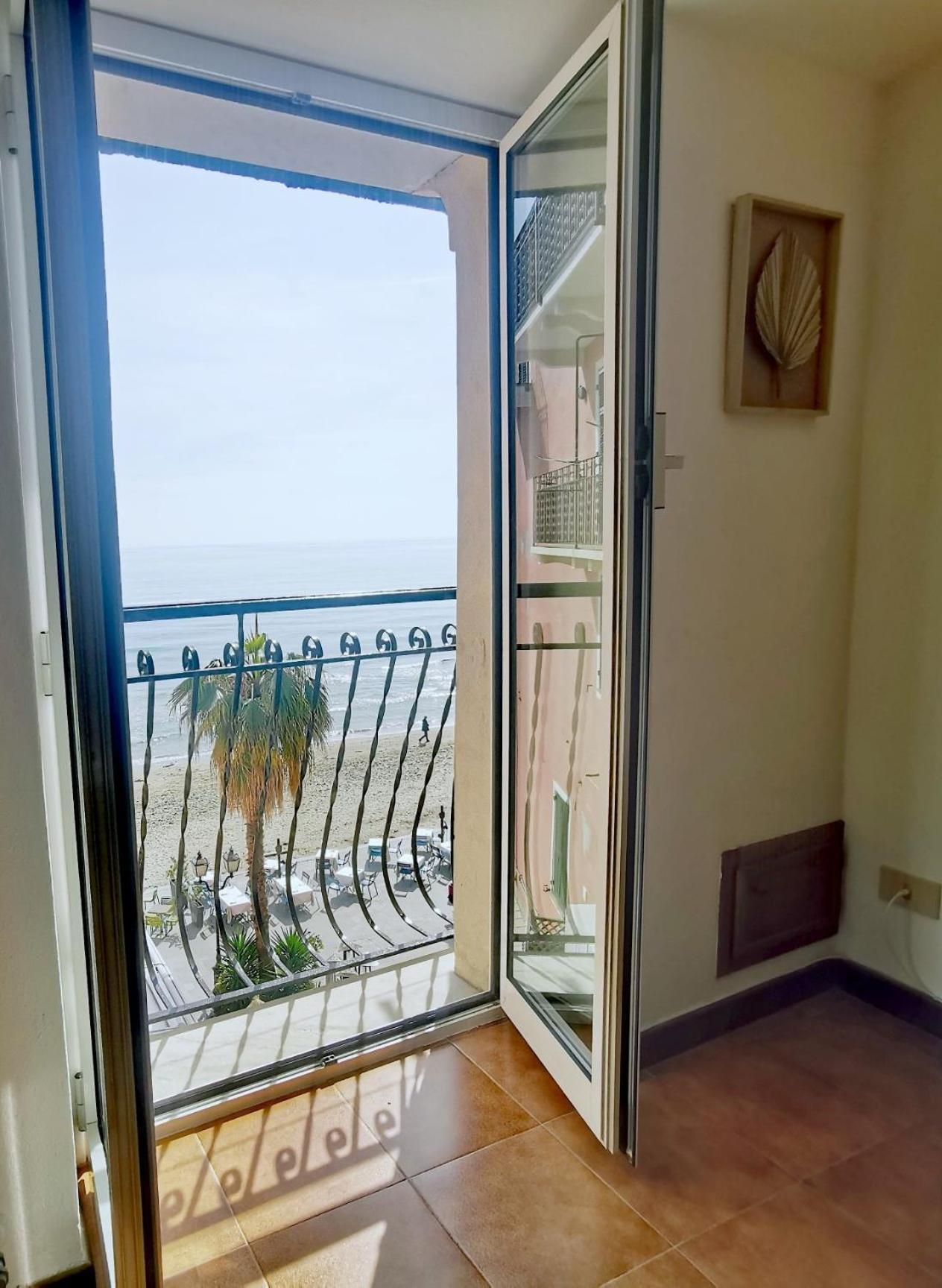 Casa Smile Apartment Alassio Exterior photo